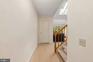 12010 Golf Ridge Ct, Fairfax, VA 22033 - Photo 8