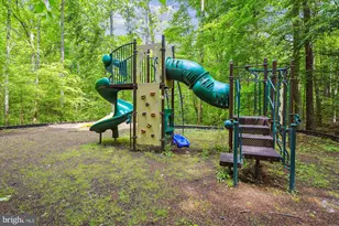 8021 Bethelen Woods Ln, Springfield, VA 22153 - Photo 32