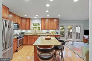 2729 Pembsly Dr, Vienna, VA 22181 - Photo 2