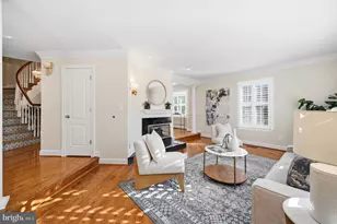 8143 Madrillon Ct, Vienna, VA 22182 - Photo 4