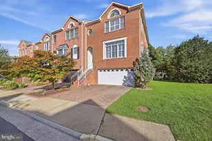 8143 Madrillon Ct, Vienna, VA 22182 - Photo 2