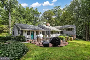 1075 Manning St, Great Falls, VA 22066 - Photo 4