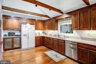 1075 Manning St, Great Falls, VA 22066 - Photo 20
