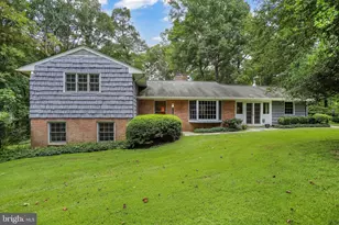 1075 Manning St, Great Falls, VA 22066 - Photo 1