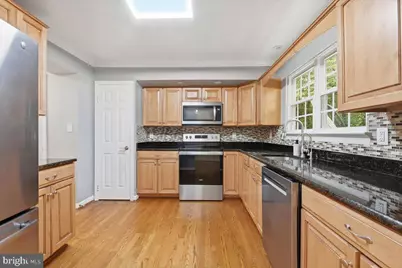 10421 Todman Landing, Burke, VA 22015 - Photo 8