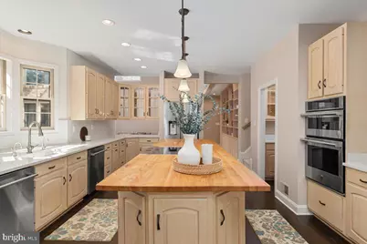 1358 Lake Forest Court, Reston, VA 20194 - Photo 8