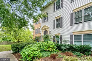 7729 Inversham Dr, Falls Church, VA 22042 - Photo 2