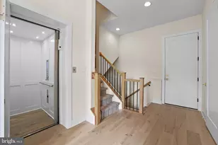 7045 Liberty Ln, McLean, VA 22101 - Photo 2