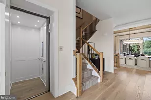 7045 Liberty Ln, McLean, VA 22101 - Photo 32