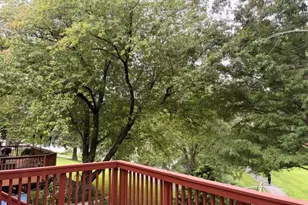 5502 Beaconsfield Ct, Burke, VA 22015 - Photo 2