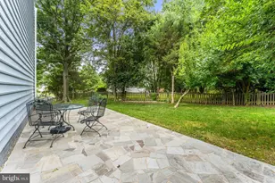 8000 Sandburg Ct, Dunn Loring, VA 22027 - Photo 10