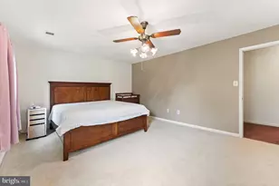 8000 Sandburg Ct, Dunn Loring, VA 22027 - Photo 36