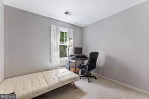 8000 Sandburg Ct, Dunn Loring, VA 22027 - Photo 32