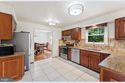 8000 Sandburg Court, Dunn Loring, VA 22027 - Photo 22
