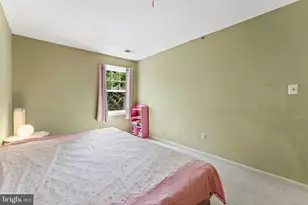 8000 Sandburg Ct, Dunn Loring, VA 22027 - Photo 34