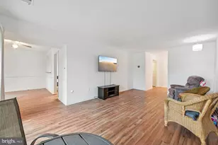 9715 Kings Crown Ct, Fairfax, VA 22031 - Photo 4