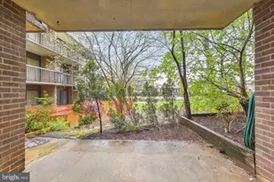 9715 Kings Crown Ct, Fairfax, VA 22031 - Photo 16