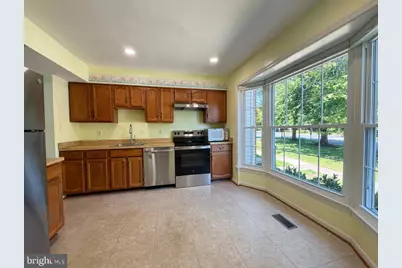5406 New London Drive, Fairfax, VA 22032 - Photo 2