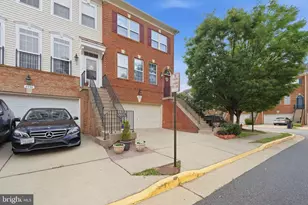 8561 Wyngate Manor Ct, Alexandria, VA 22309 - Photo 2
