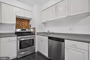 7753 Patriot Dr, Annandale, VA 22003 - Photo 12