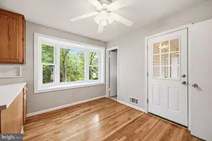 8608 Parliament Dr, Springfield, VA 22151 - Photo 16