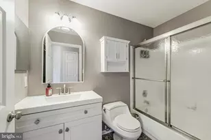 13034 Cabin Creek Rd, Herndon, VA 20171 - Photo 16