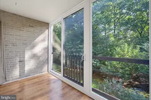 1657 Parkcrest Cir, Reston, VA 20190 - Photo 8