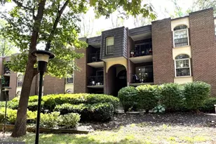 3352 Woodburn Rd, Annandale, VA 22003 - Photo 2