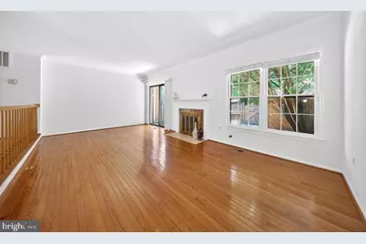 4867 Carriagepark Road, Fairfax, VA 22032 - Photo 10