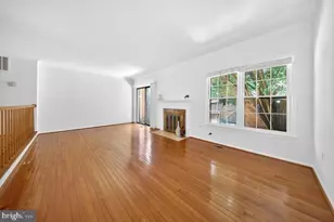 4867 Carriagepark Rd, Fairfax, VA 22032 - Photo 10