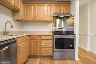 13893 Oyster Point Ct, Chantilly, VA 20151 - Photo 8