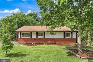7028 Bradley Cir, Annandale, VA 22003 - Photo 1
