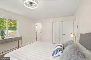 7028 Bradley Cir, Annandale, VA 22003 - Photo 24