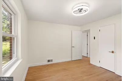 7028 Bradley Circle, Annandale, VA 22003 - Photo 32
