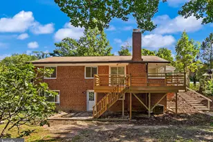 7028 Bradley Cir, Annandale, VA 22003 - Photo 6