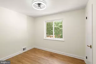 7028 Bradley Cir, Annandale, VA 22003 - Photo 26