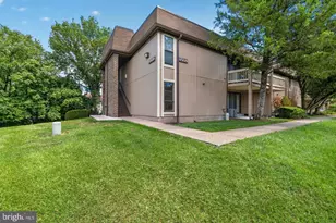 8509 Barrington Ct, Springfield, VA 22152 - Photo 2