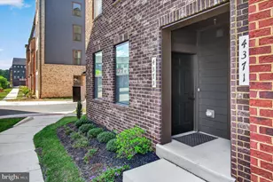 4373 Black Tulip Wy, Chantilly, VA 20151 - Photo 2