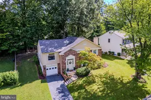 9718 Loch Linden Ct, Fairfax, VA 22032 - Photo 4