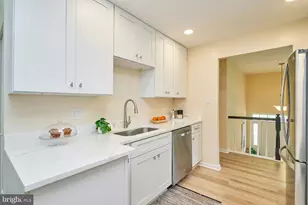 9718 Loch Linden Ct, Fairfax, VA 22032 - Photo 18