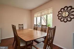 1650 Parkcrest Cir, Reston, VA 20190 - Photo 12