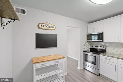 9728 Kingsbridge Drive #302, Fairfax, VA 22031 - Photo 10
