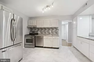 1635 Parkcrest Cir, Reston, VA 20190 - Photo 4