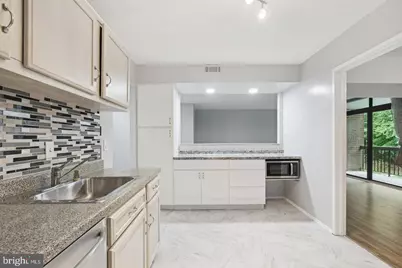 1635 Parkcrest Circle #8D/201, Reston, VA 20190 - Photo 1