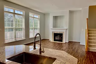 2405 Cypress Green Ln, Herndon, VA 20171 - Photo 8