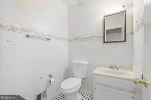 6369 Silver Ridge Cir, Alexandria, VA 22315 - Photo 18