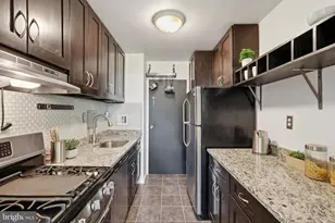 6631 Wakefield Dr, Alexandria, VA 22307 - Photo 10