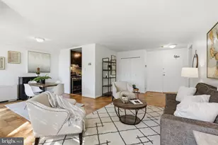 6631 Wakefield Dr, Alexandria, VA 22307 - Photo 6
