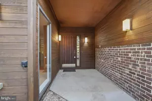 2165 Cabots Point Ln, Reston, VA 20191 - Photo 4