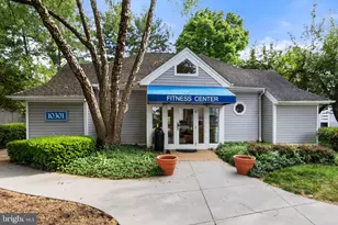 3175 Summit Square Dr, Oakton, VA 22124 - Photo 26
